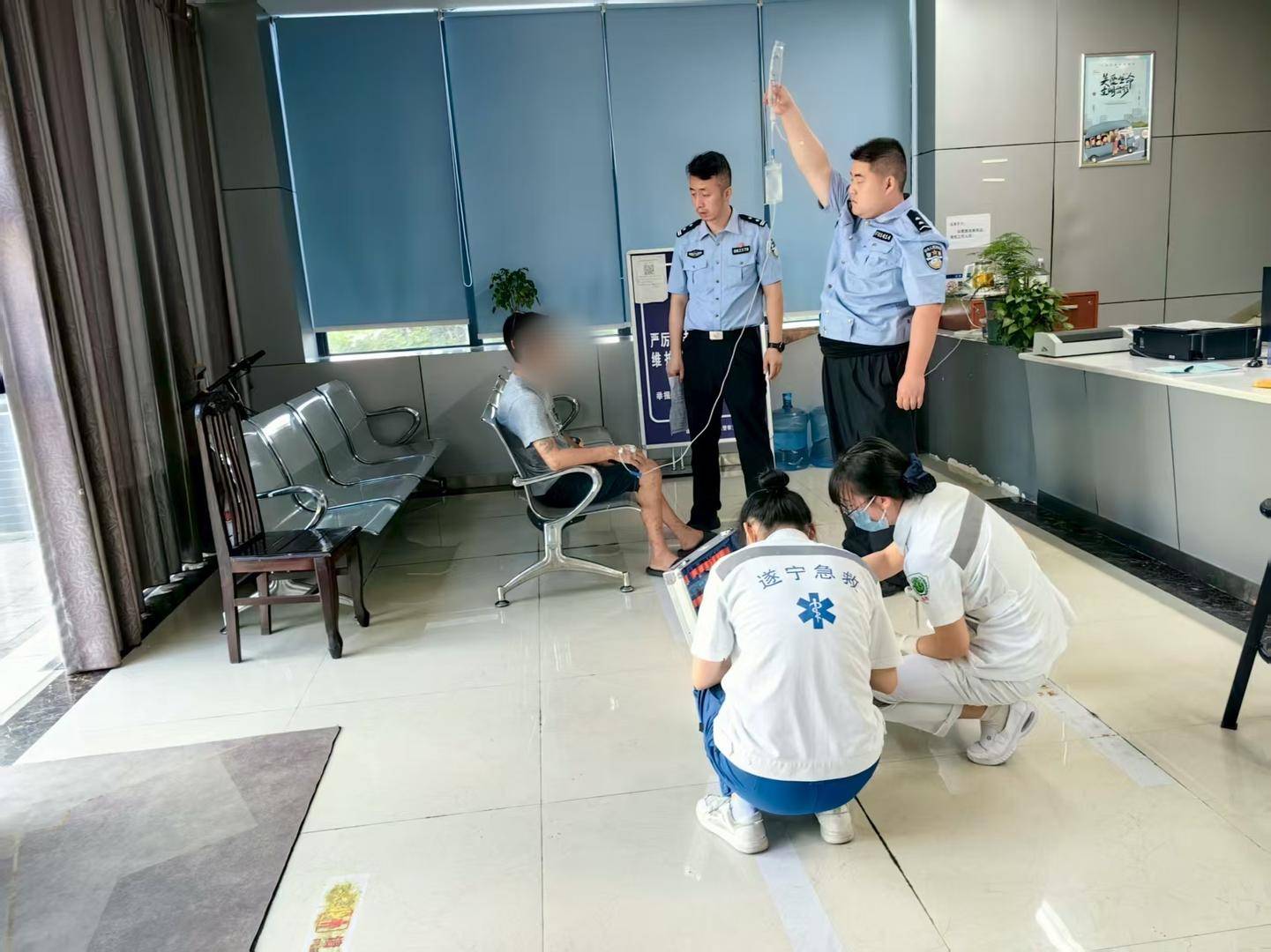 皇冠皇冠信用网会员注册_男子在交警队办业务突然晕厥：糖尿病并发症引发严重低血糖皇冠皇冠信用网会员注册，输液20分钟缓过来了