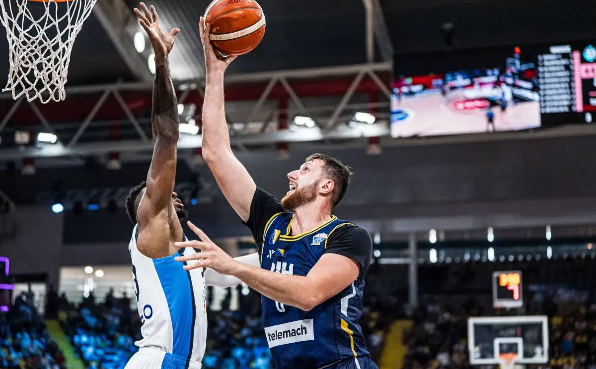 皇冠足球代理_欧洲杯综述：字母伤停希腊输球 东契奇26+7夺下连胜