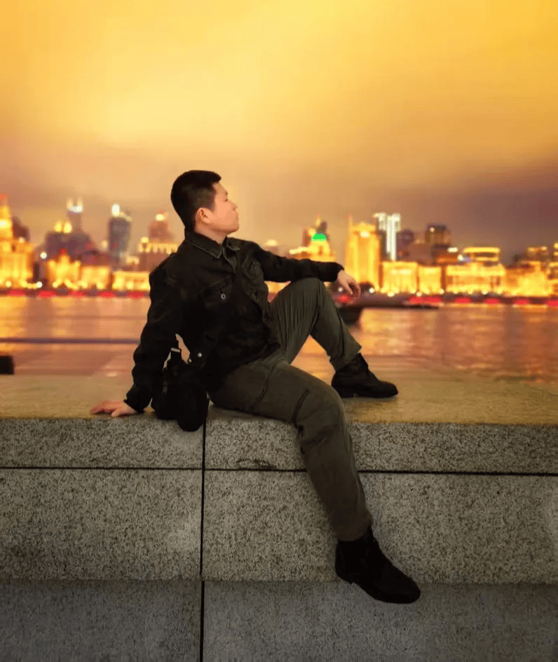 皇冠信用网会员申请_辽宁省委书记委托宣传部部长皇冠信用网会员申请，专程看望金城龙同志的父母