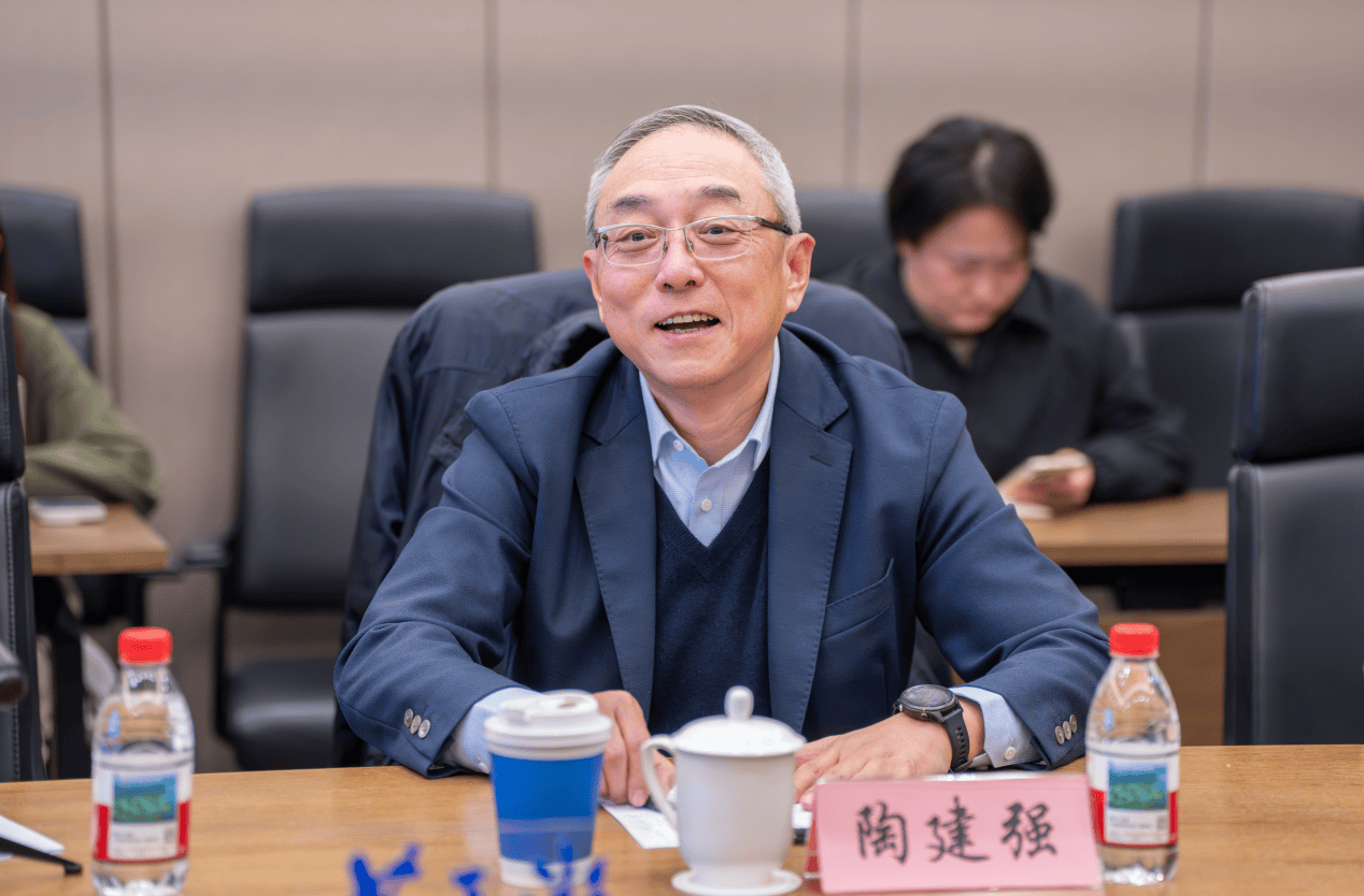 皇冠足球_澎湃下午茶·上海“两会”专场｜缝合与融合：一江一河的未来