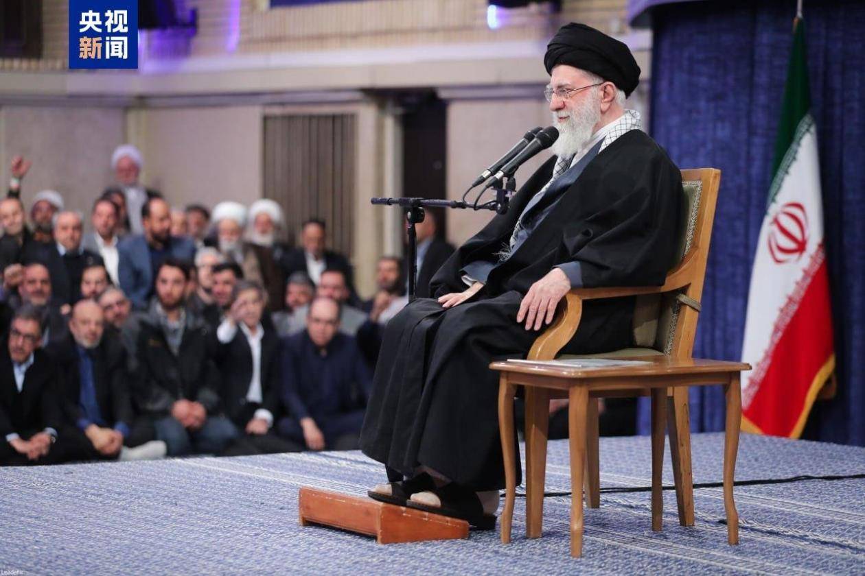 足球资金盘 _已故伊朗最高领袖哈梅内伊的遗体将被安葬于马什哈德